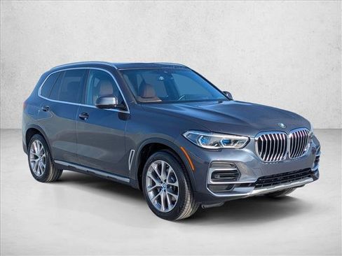 Used 2022 BMW X5 sDrive40i w/ Executive Package image 3