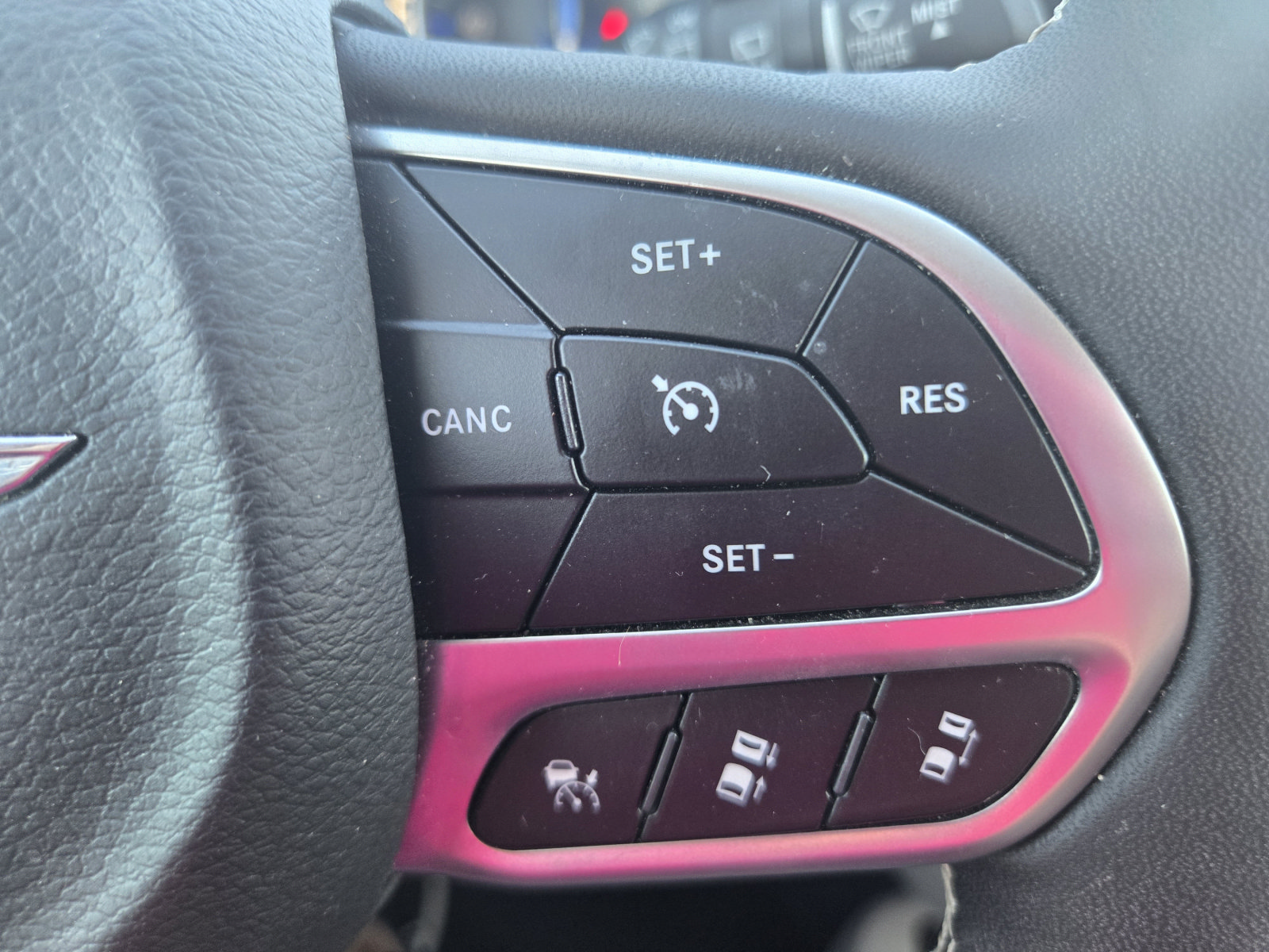 Used 2023 Chrysler Pacifica Touring-L FWD image 19