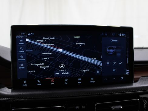 Used 2023 Lincoln Nautilus Reserve image 14