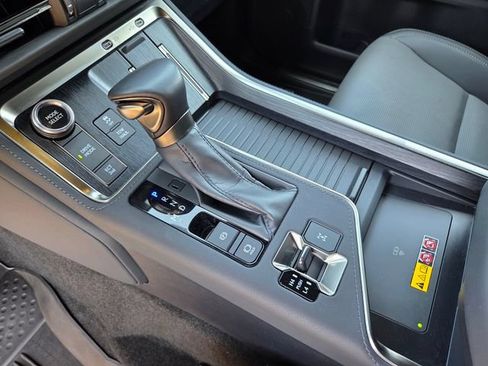 Used 2024 Lexus GX 550 w/ Accessory Package (Z1) AWD/4WD image 27