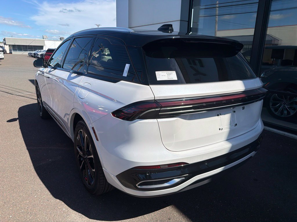 New 2026 Lincoln Nautilus Reserve AWD/4WD image 2