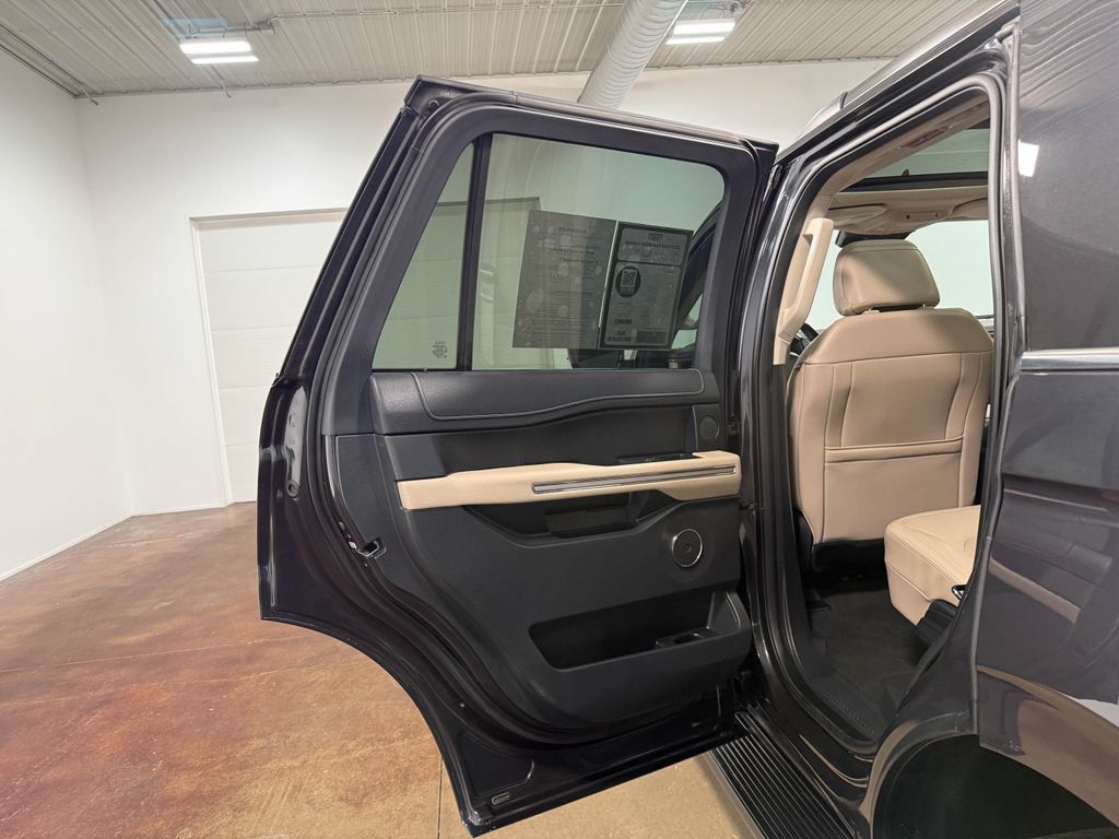 Used 2024 Ford Expedition Limited AWD/4WD image 46