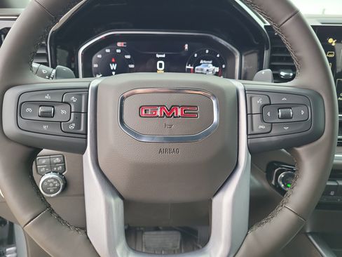New 2026 GMC Sierra 1500 SLT image 18