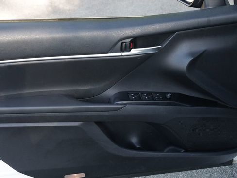 Used 2019 Toyota Camry SE image 21