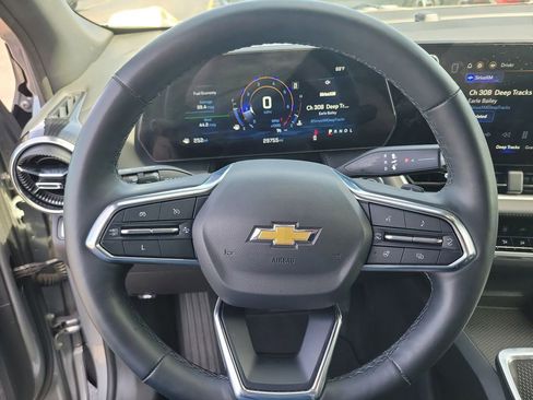 Certified 2025 Chevrolet Equinox LT FWD image 23