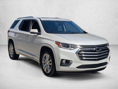 Used 2021 Chevrolet Traverse High Country FWD image 3