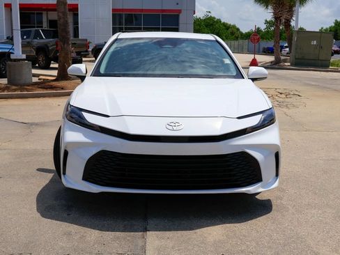 Used 2025 Toyota Camry LE w/ Convenience Package FWD image 25