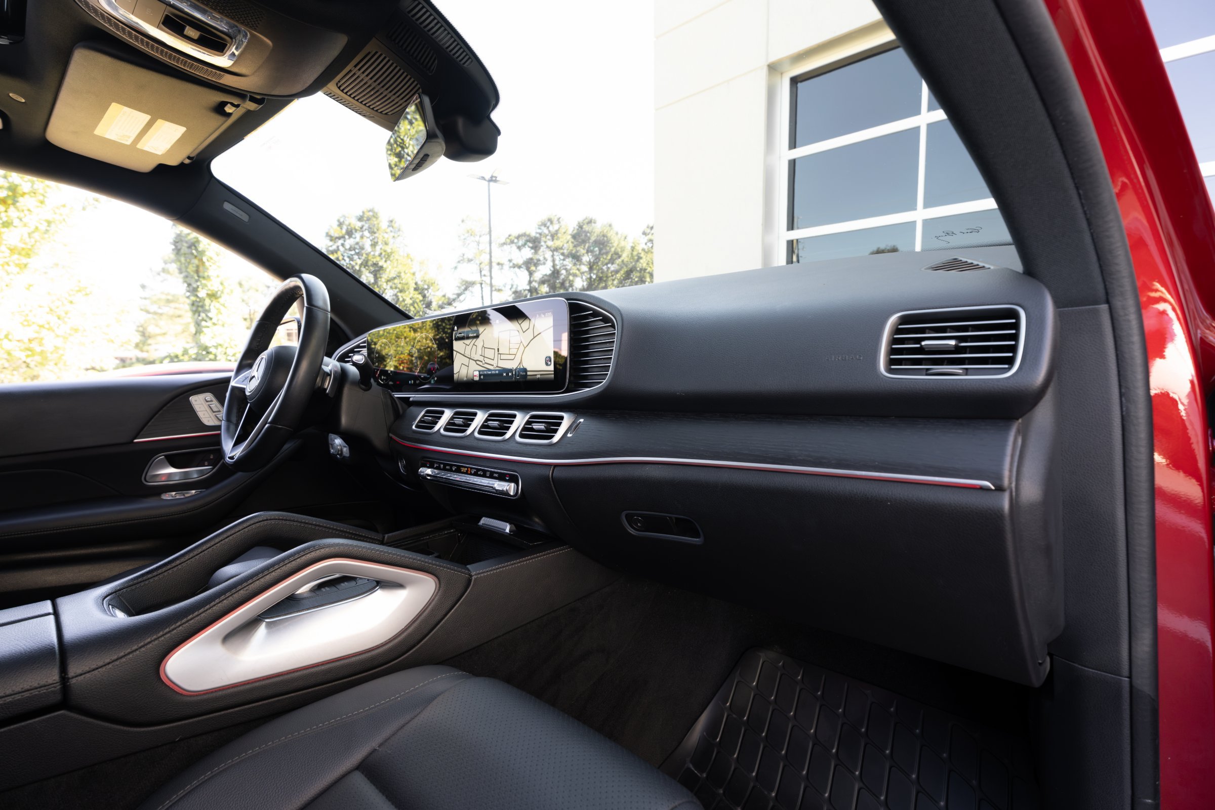 Used 2024 Mercedes-Benz GLE 350 4MATIC w/ AMG Line Exterior image 47