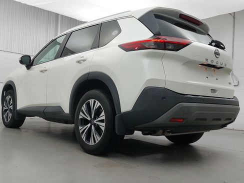 Used 2023 Nissan Rogue SV w/ SV Premium B Package FWD image 3