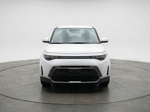 Used 2025 Kia Soul LX w/ LX Technology Package FWD image 2
