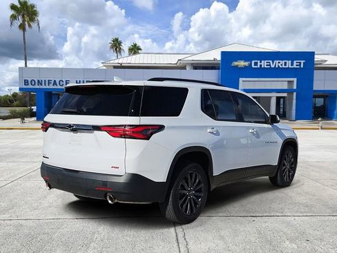 Used 2023 Chevrolet Traverse RS image 4
