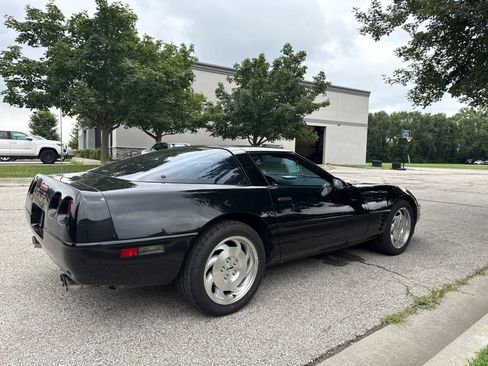 Used 1994 Chevrolet Corvette Coupe RWD image 5