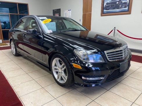 Used 2012 Mercedes-Benz C 300 4MATIC Sedan w/ Comand Single Disc Pkg image 5