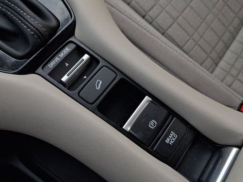 Used 2023 Honda HR-V LX image 24