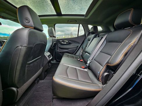 Certified 2022 GMC Terrain AT4 w/ Tech Package AWD/4WD image 32