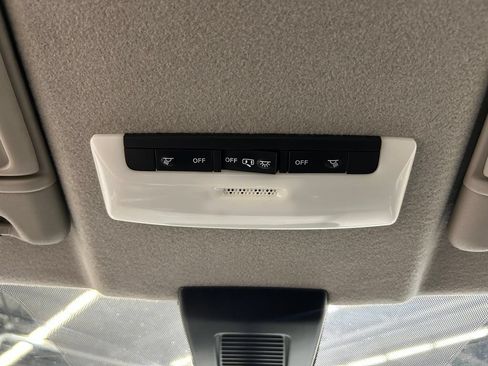 Used 2022 Nissan Kicks SV FWD image 27