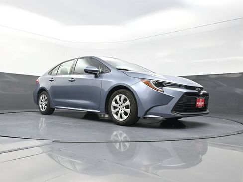Used 2024 Toyota Corolla LE FWD image 30