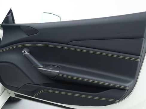 Used 2017 Ferrari 488 GTB RWD image 18