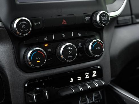 Used 2023 RAM 1500 Big Horn AWD/4WD image 34