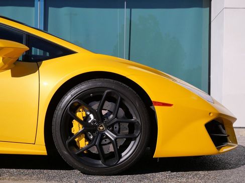 Used 2018 Lamborghini Huracan LP 580-2 image 9