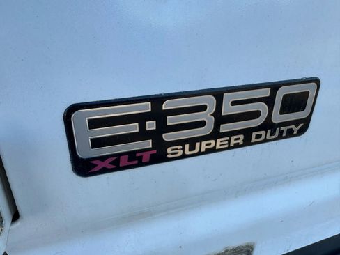 Used 2005 Ford E-350 and Econoline 350 XLT image 23