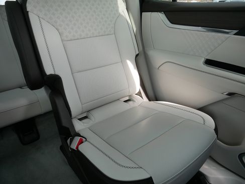 Certified 2025 GMC Acadia Denali w/ Super Cruise Package image 14