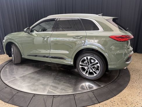 Used 2025 Audi Q5 Premium Plus w/ Premium Plus AWD/4WD image 5