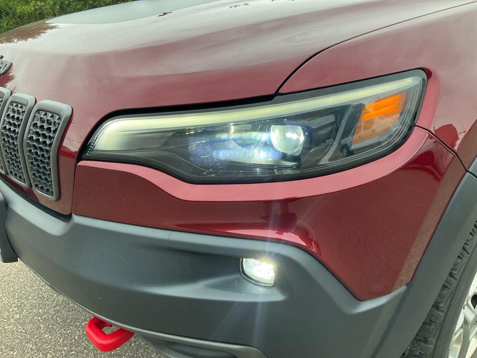 Used 2019 Jeep Cherokee Trailhawk AWD/4WD image 32