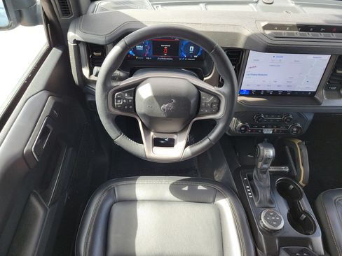 Used 2025 Ford Bronco Badlands AWD/4WD image 16