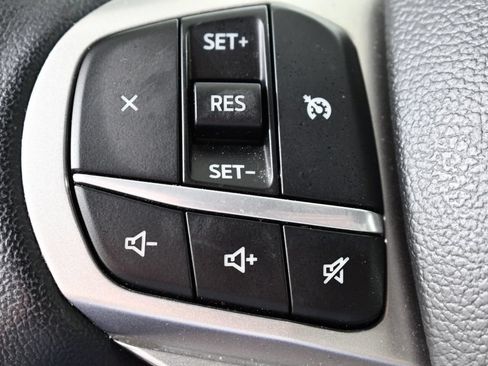 Used 2023 Ford Explorer XLT w/ Equipment Group 202A AWD/4WD image 32