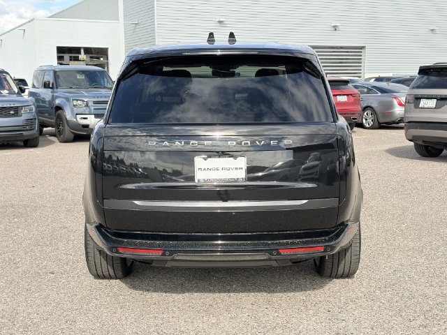 New 2026 Land Rover Range Rover Long Wheelbase SE AWD/4WD image 19