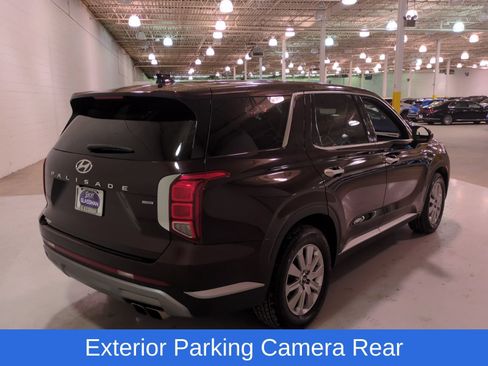 Used 2023 Hyundai Palisade SE AWD/4WD image 3