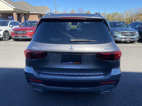 Used 2025 Mercedes-Benz GLB 250 4MATIC image 6