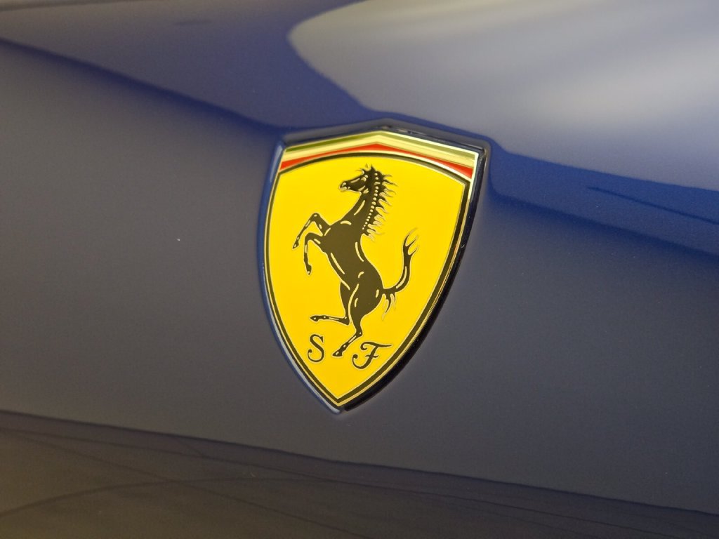 Used 2025 Ferrari Roma Spider RWD image 17