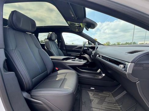 Certified 2024 Cadillac Lyriq Luxury AWD/4WD image 32