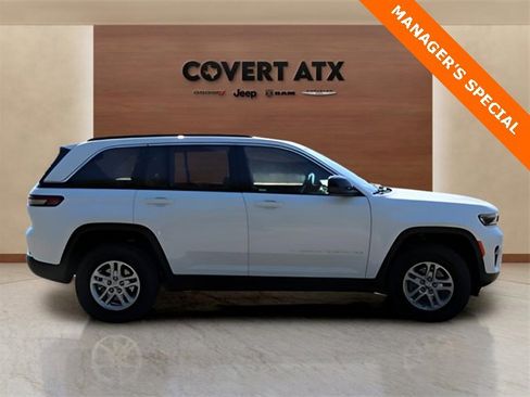 New 2025 Jeep Grand Cherokee Laredo w/ Trailer Tow Package image 6