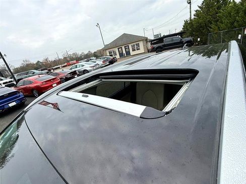 Used 2022 Toyota Highlander XLE image 42