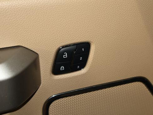 Used 2017 Ford F250 Lariat w/ Lariat Value Package image 46