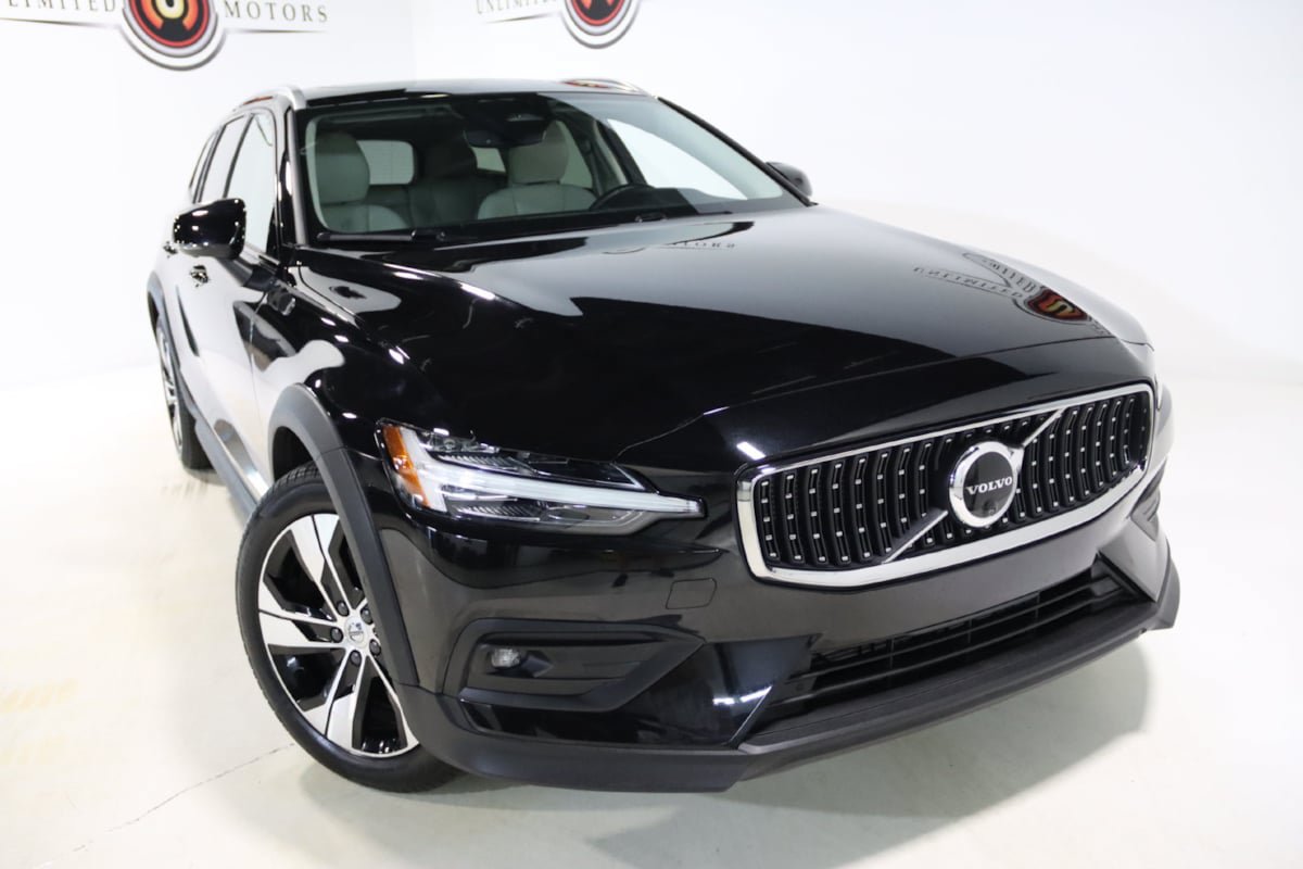 Used 2026 Volvo V60 B5 Cross Country Plus AWD/4WD image 7
