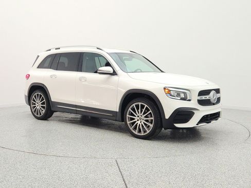 Used 2022 Mercedes-Benz GLB 250 image 3