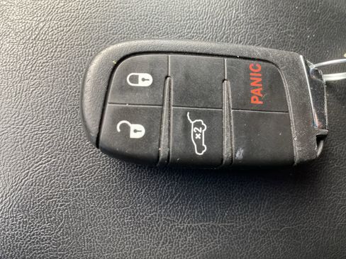 Used 2019 Jeep Compass Latitude image 40