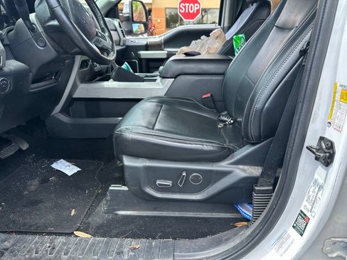 Used 2019 Ford F350 Lariat w/ Lariat Ultimate Package AWD/4WD image 3