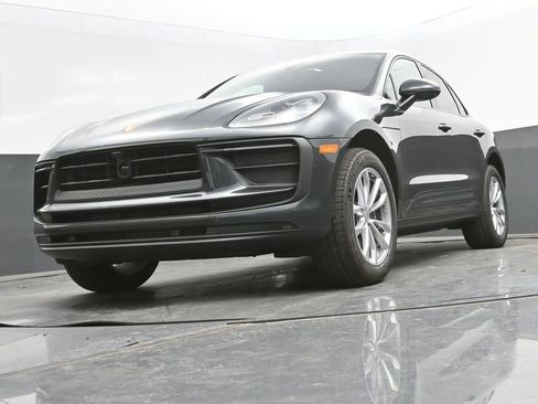 New 2025 Porsche Macan image 31