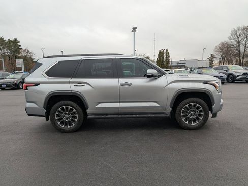 Used 2023 Toyota Sequoia Limited image 7