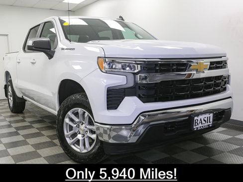 Used 2024 Chevrolet Silverado 1500 LT image 2