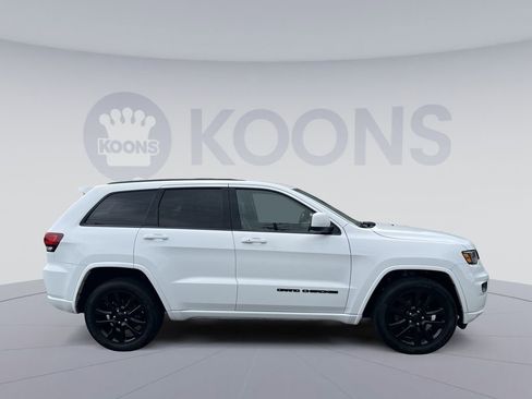 Used 2018 Jeep Grand Cherokee Altitude AWD/4WD image 8
