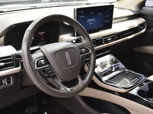 Used 2022 Lincoln Nautilus FWD w/ Premium Package image 20