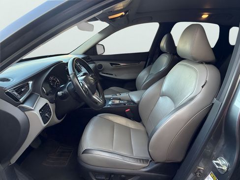 Used 2023 INFINITI QX50 Luxe FWD image 17