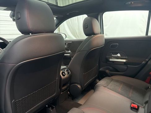 New 2026 Mercedes-Benz GLA 35 AMG 4MATIC image 18