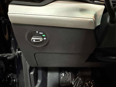 New 2026 Volkswagen Taos S image 32